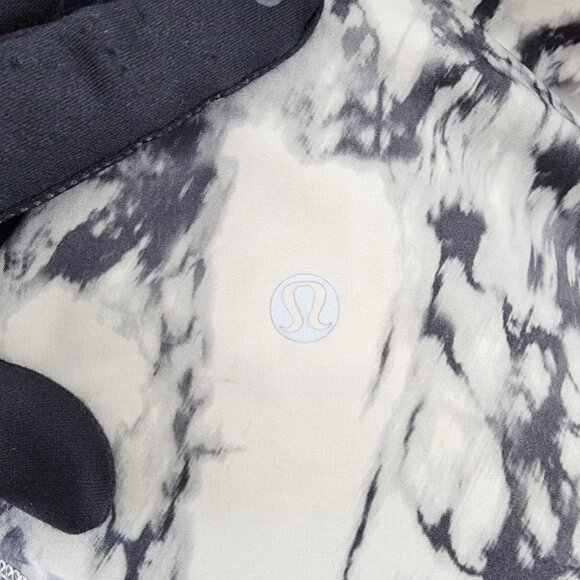 Lululemon Women's White Black Bring Back The Track Performance Jacket Size 8 - Picture 7 of 9